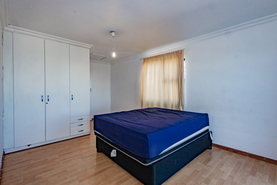 To Let 1 Bedroom Property for Rent in Loevenstein Western Cape